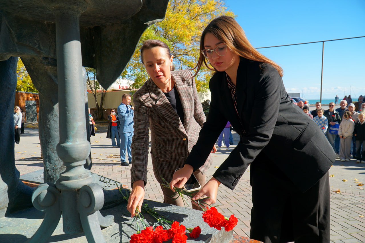 В Евпатории состоялось мероприятие, посвященное памяти Николая Мамуны В Евпатории состоялось мероприятие, посвященное памяти Николая Мамуны