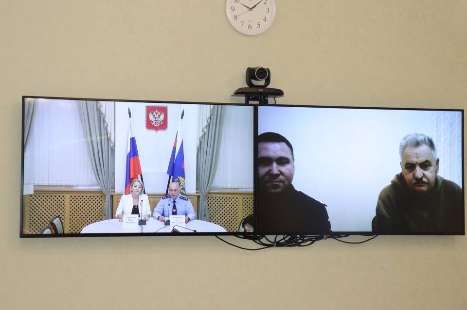 Прокурор Крыма и руководитель Комитета семей воинов отечества Республики Крым подписали соглашение о сотрудничестве Прокурор Крыма и руководитель Комитета семей воинов отечества Республики Крым подписали соглашение о сотрудничестве