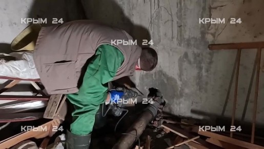 В одном из многоквартирных домов на Рабочей улице в Ялте затопило подвал