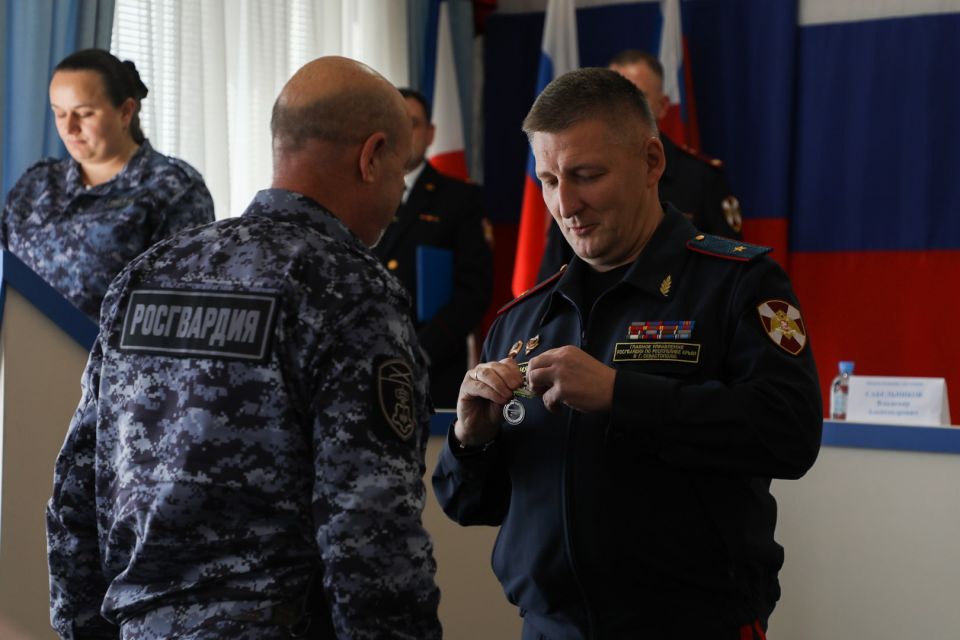 Подразделения вневедомственной охраны Росгвардии отметили профессиональный праздник в Крыму Подразделения вневедомственной охраны Росгвардии отметили профессиональный праздник в Крыму