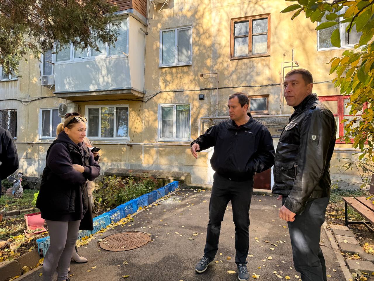 Глава администрации Керчи Олег Каторгин провел ряд выездных встреч с керчанами Глава администрации Керчи Олег Каторгин провел ряд выездных встреч с керчанами