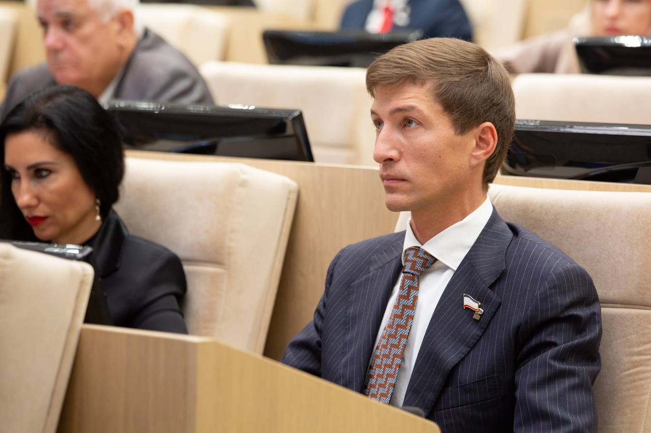 Иван Манучаров: Заседание третьей сессии Государственного Совета РК Иван Манучаров: Заседание третьей сессии Государственного Совета РК