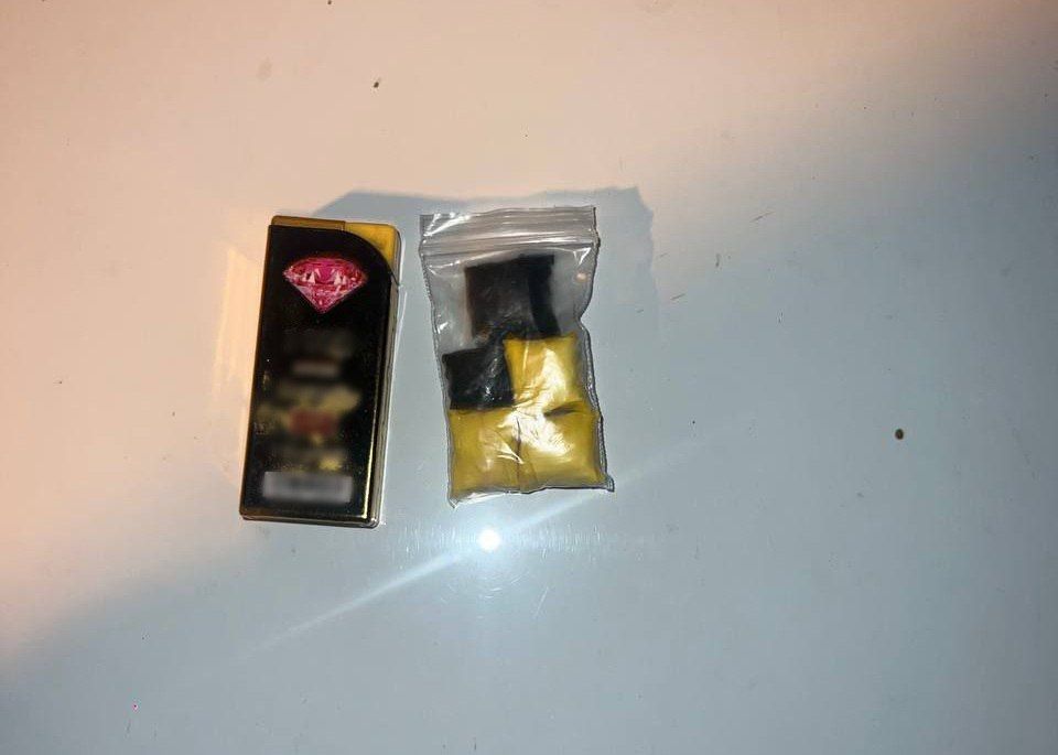 В Симферополе полицейские предотвратили сбыт крупной партии наркотических веществ В Симферополе полицейские предотвратили сбыт крупной партии наркотических веществ