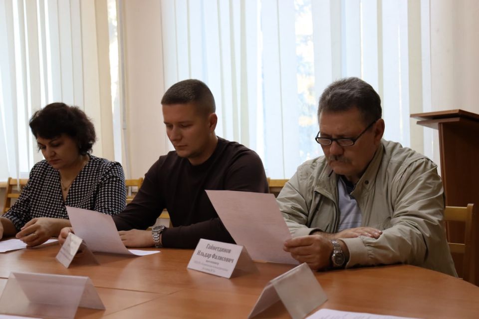 В администрации района прошло заседание комиссии по опеке в отношении совершеннолетних недееспособных граждан В администрации района прошло заседание комиссии по опеке в отношении совершеннолетних недееспособных граждан