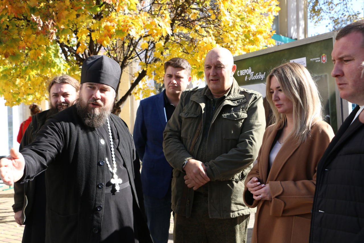 В Симферополе открылась фотовыставка «С верой в Победу!» В Симферополе открылась фотовыставка «С верой в Победу!»