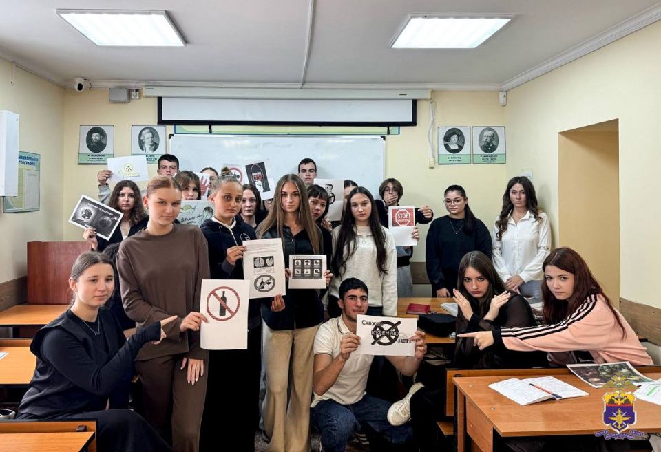 Представитель Общественного совета при Крымском ЛУ МВД России на транспорте провела уроки правовой грамотности со студентами Представитель Общественного совета при Крымском ЛУ МВД России на транспорте провела уроки правовой грамотности со студентами