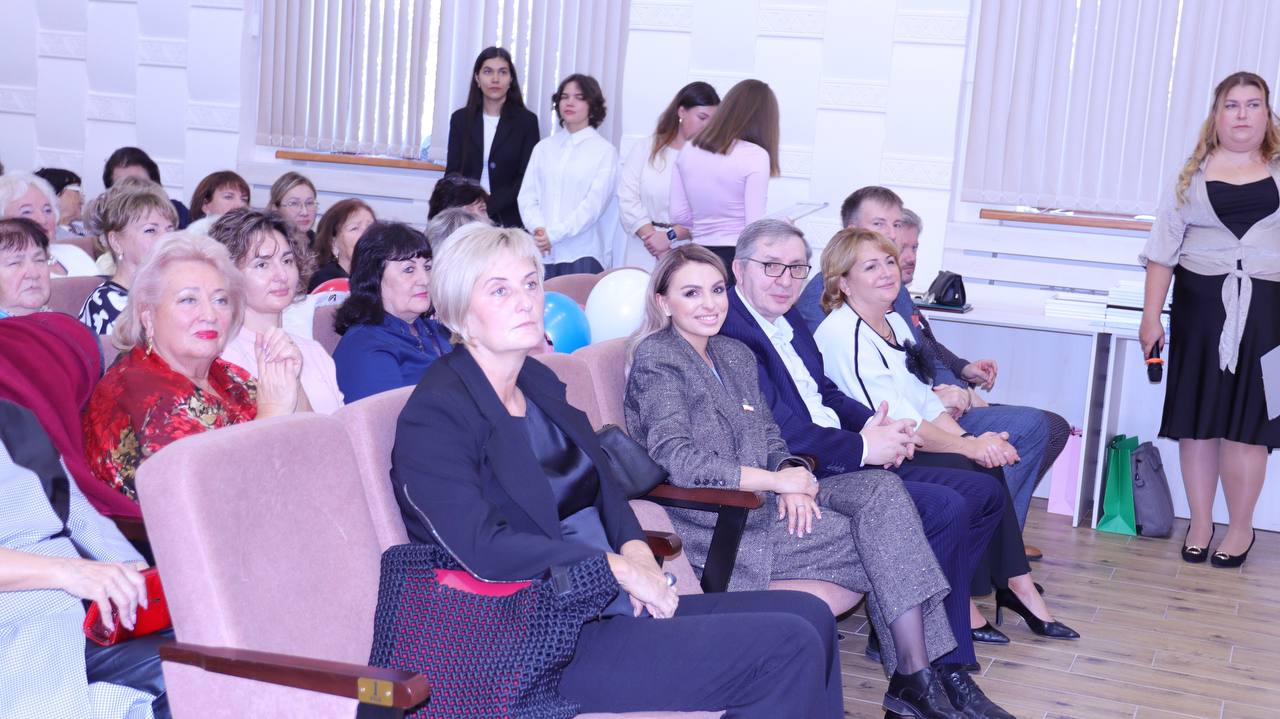 Анастасия Гридчина: 30 октября в Крыму состоялось торжественное мероприятие, посвящённое 77-й годовдовщине со дня основания профсоюзного движения на полуострове Анастасия Гридчина: 30 октября в Крыму состоялось торжественное мероприятие, посвящённое 77-й годовдовщине со дня основания профсоюзного движения на полуострове