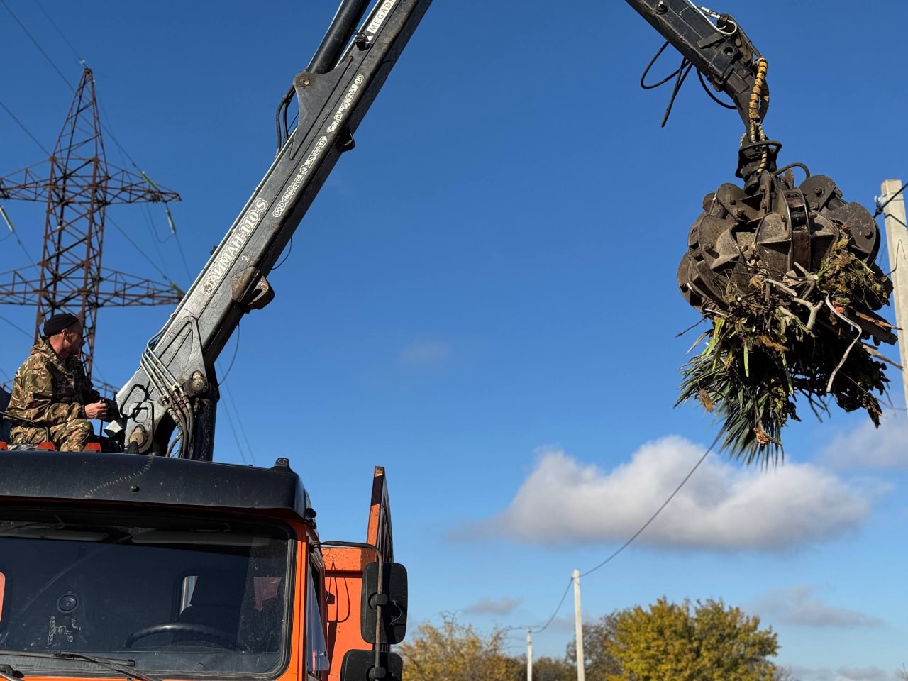 В Керчи продолжается плановая работа по ликвидации несанкционированных свалок В Керчи продолжается плановая работа по ликвидации несанкционированных свалок