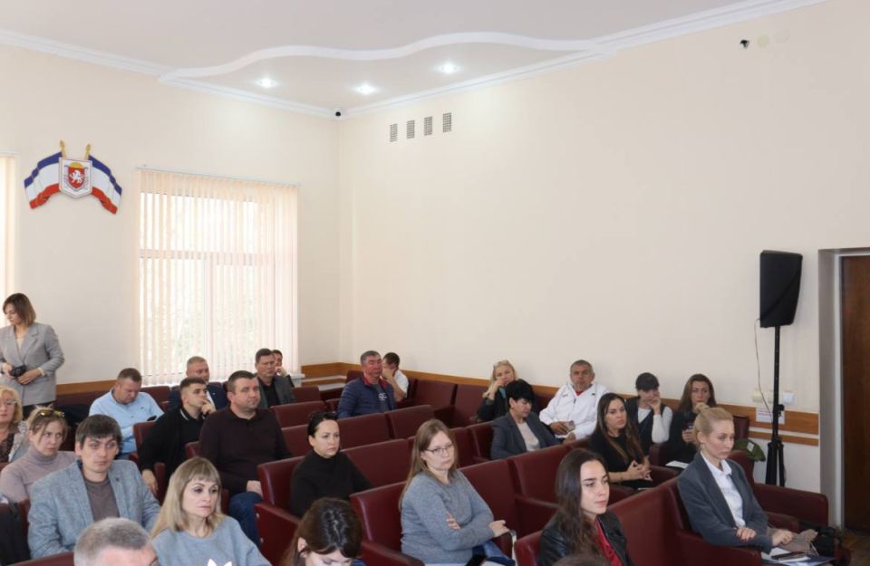 Прошла встреча прокурора Крыма Олега Камшилова с представителями бизнеса в Феодосии Прошла встреча прокурора Крыма Олега Камшилова с представителями бизнеса в Феодосии