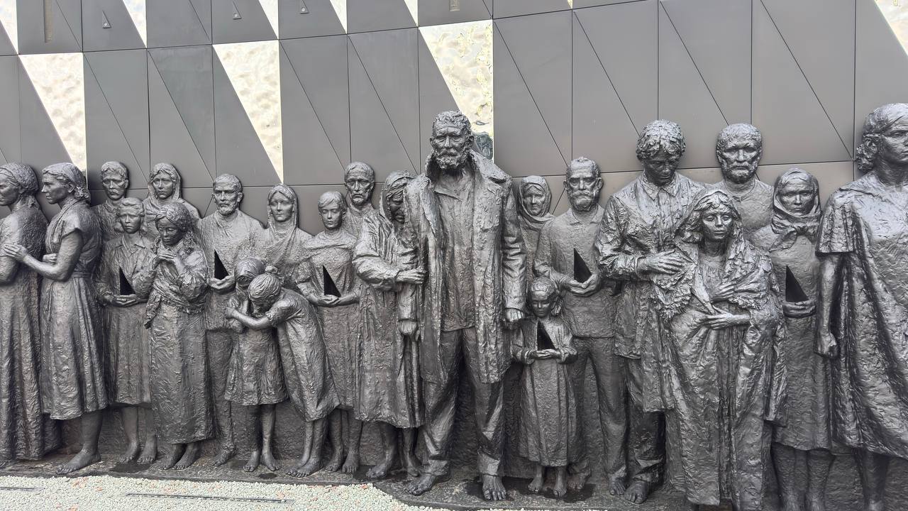 Антон Кравец: Продолжаю участие в региональном дне III Всероссийского муниципального форума «МАЛАЯ РОДИНА — СИЛА РОССИИ» в Ленобласти в выездной муниципальной практике в Гатчине Антон Кравец: Продолжаю участие в региональном дне III Всероссийского муниципального форума «МАЛАЯ РОДИНА — СИЛА РОССИИ» в Ленобласти в выездной муниципальной практике в Гатчине