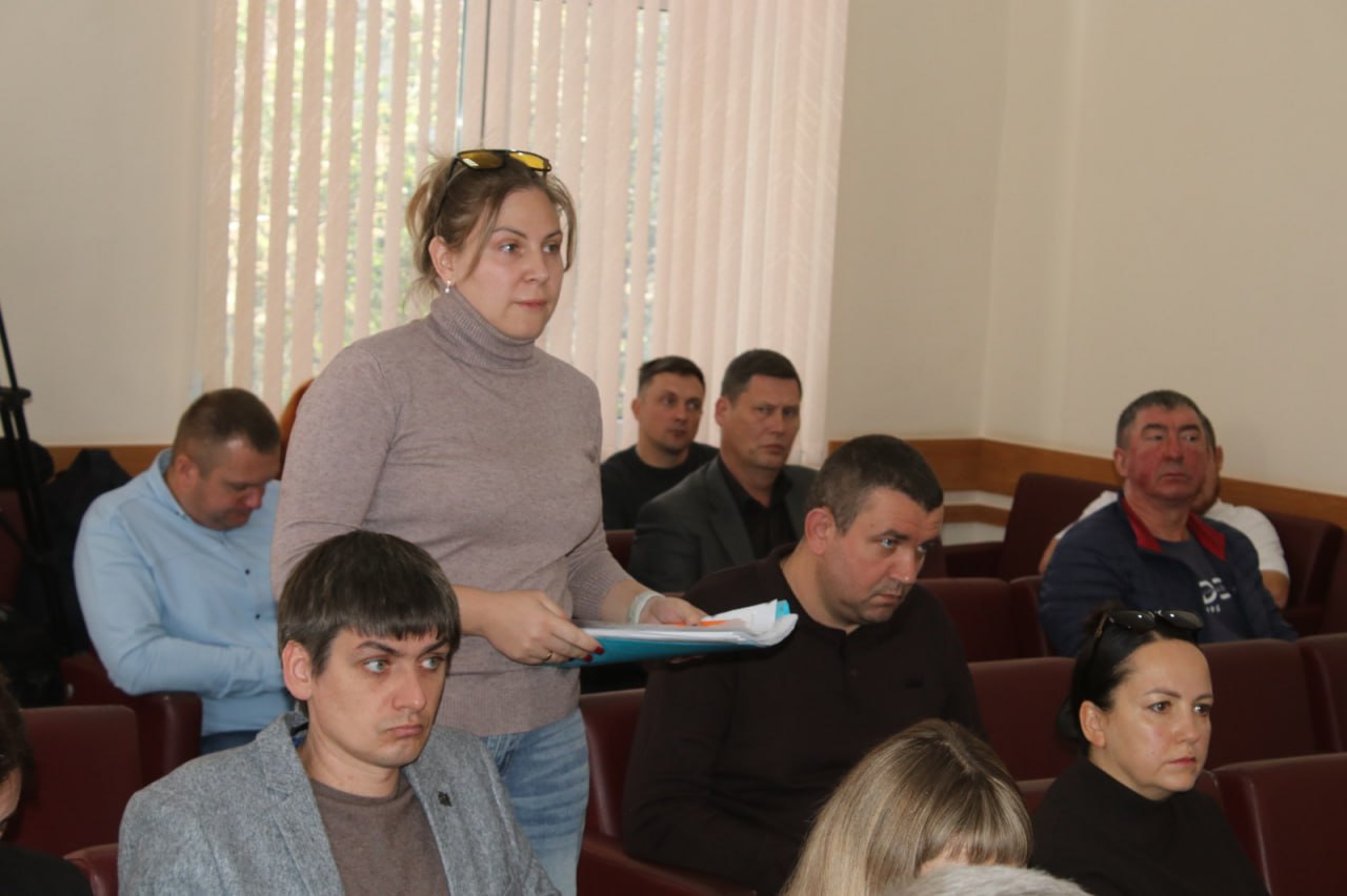 В Феодосии состоялась выездная встреча с предпринимателями В Феодосии состоялась выездная встреча с предпринимателями