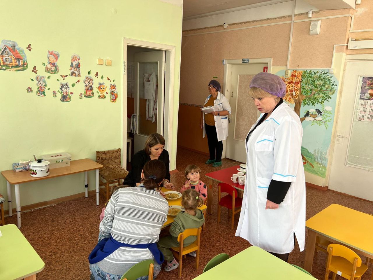 В Керчи проходят проверки организации питания в учреждениях образования В Керчи проходят проверки организации питания в учреждениях образования