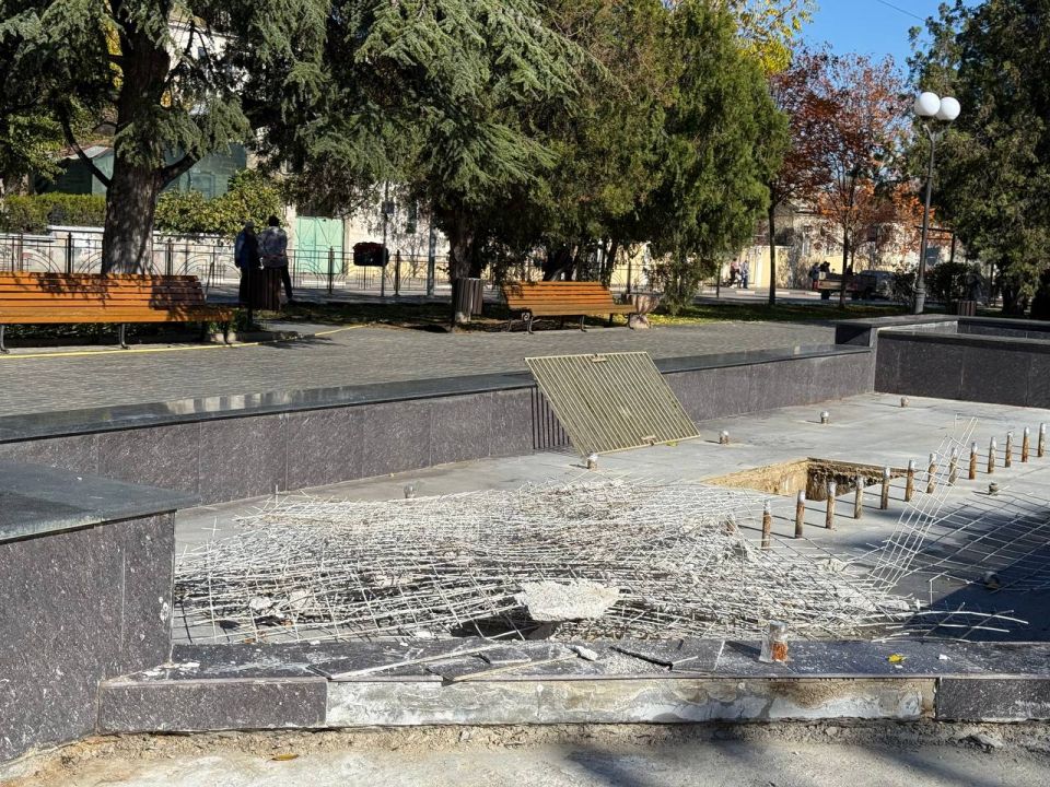 Евпаторийские фонтаны готовы к зимней «спячке» Евпаторийские фонтаны готовы к зимней «спячке»