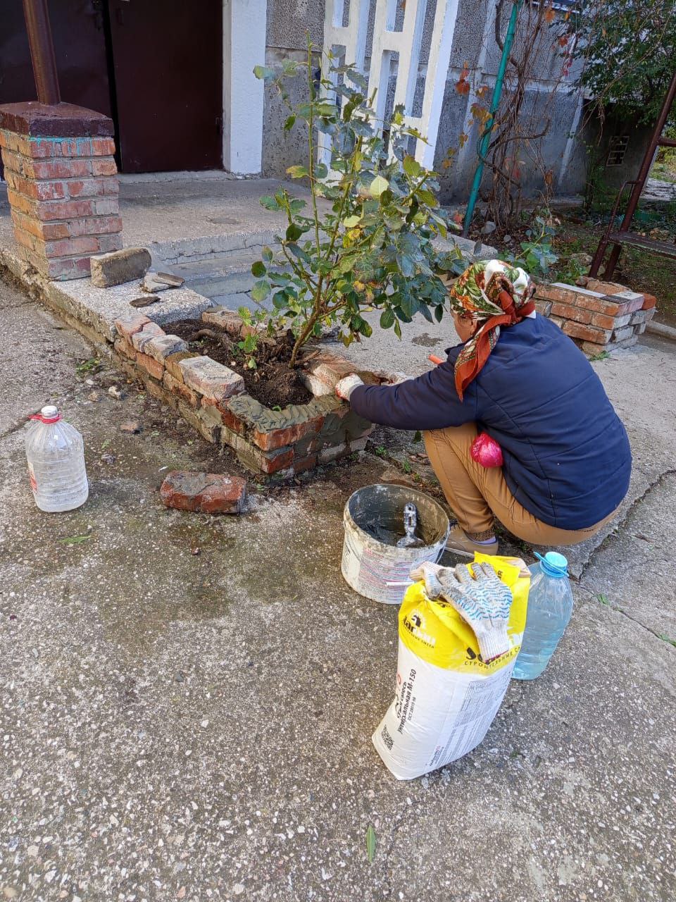 В многоквартирных домах Керчи по согласованию с жителями управляющие компании ведут различные виды ремонтных работ В многоквартирных домах Керчи по согласованию с жителями управляющие компании ведут различные виды ремонтных работ