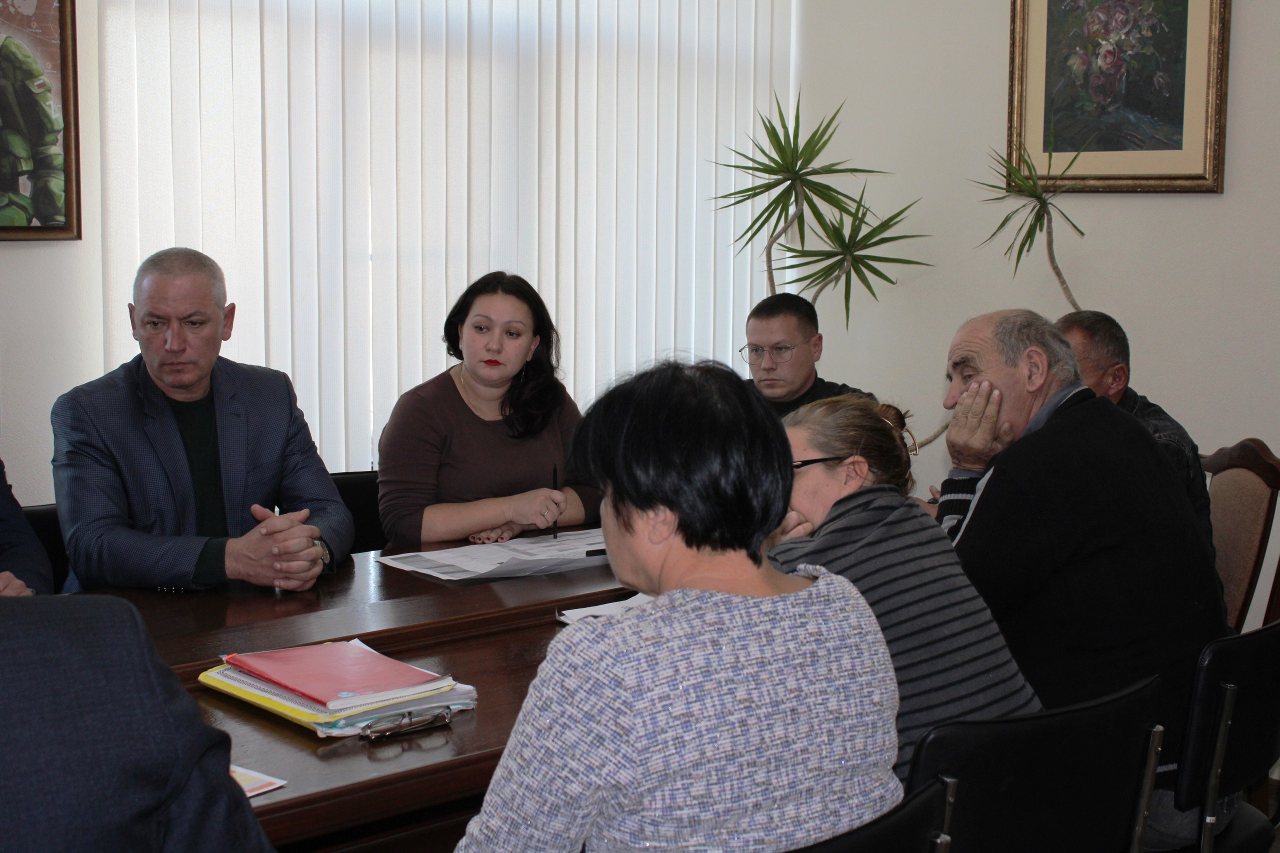 Игорь Крутьков: Провел рабочее совещание совместно с заместителем министра сельского хозяйства Республики Крым Владимиром Аном и председателем районного совета Викторией Заботиной по обсуждению вопросов, связанных с...