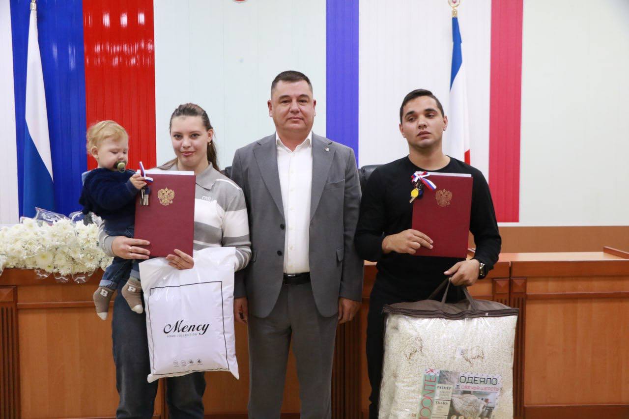 Ольга Урайкина: Сегодня в большом зале администрации состоялся концерт посвященный Дню народного единства, который будем отмечать 4 ноября Ольга Урайкина: Сегодня в большом зале администрации состоялся концерт посвященный Дню народного единства, который будем отмечать 4 ноября