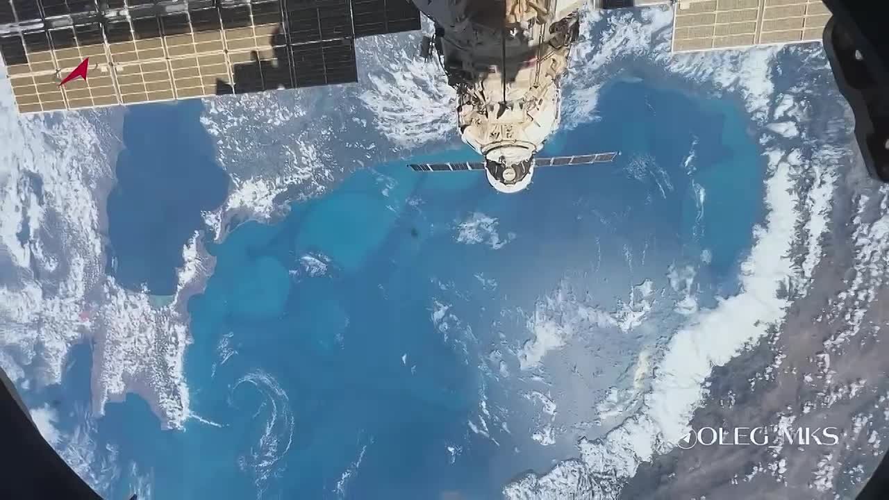 Космическим видом на Черное море в его день поделился космонавт Олег Артемьев