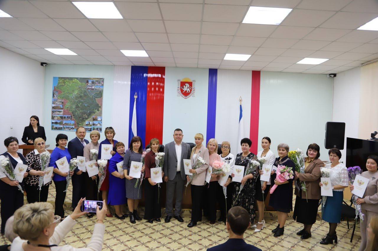 Ольга Урайкина: Сегодня в большом зале администрации состоялся концерт посвященный Дню народного единства, который будем отмечать 4 ноября Ольга Урайкина: Сегодня в большом зале администрации состоялся концерт посвященный Дню народного единства, который будем отмечать 4 ноября