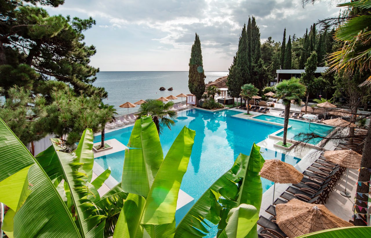 Тёплое межсезонье: где в Крыму есть открытые бассейны с подогревом Тёплое межсезонье: где в Крыму есть открытые бассейны с подогревом