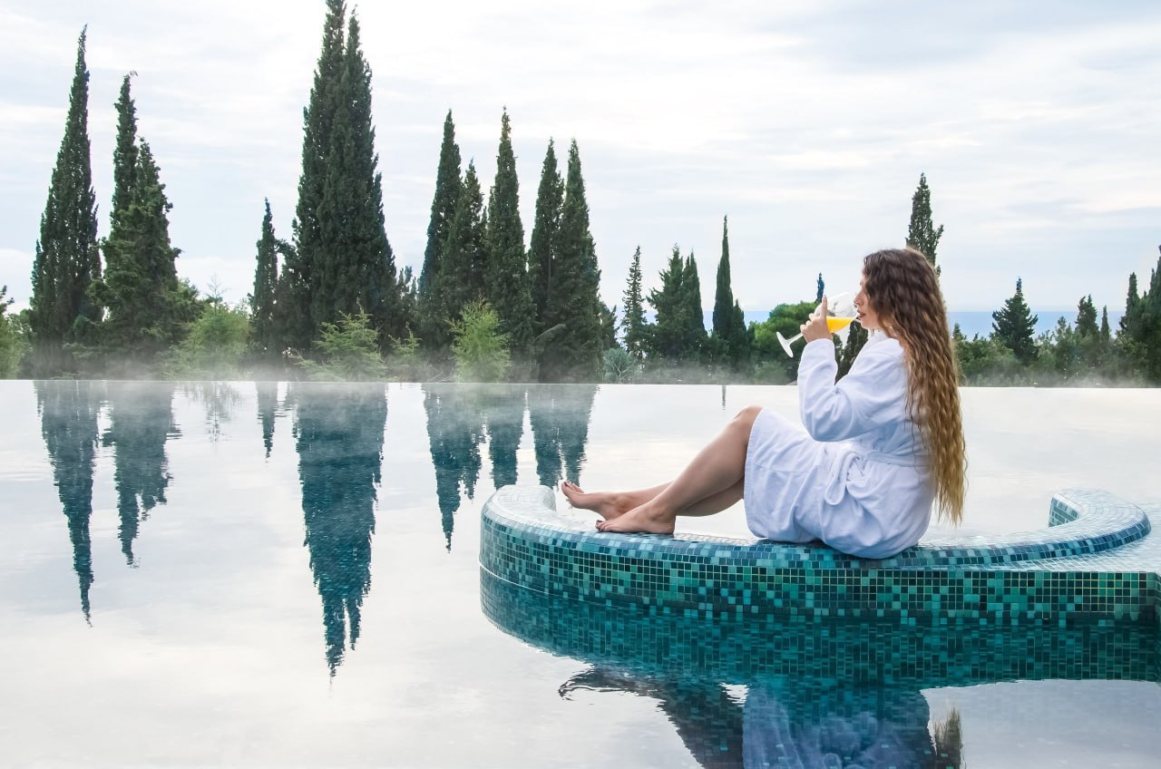 Тёплое межсезонье: где в Крыму есть открытые бассейны с подогревом Тёплое межсезонье: где в Крыму есть открытые бассейны с подогревом