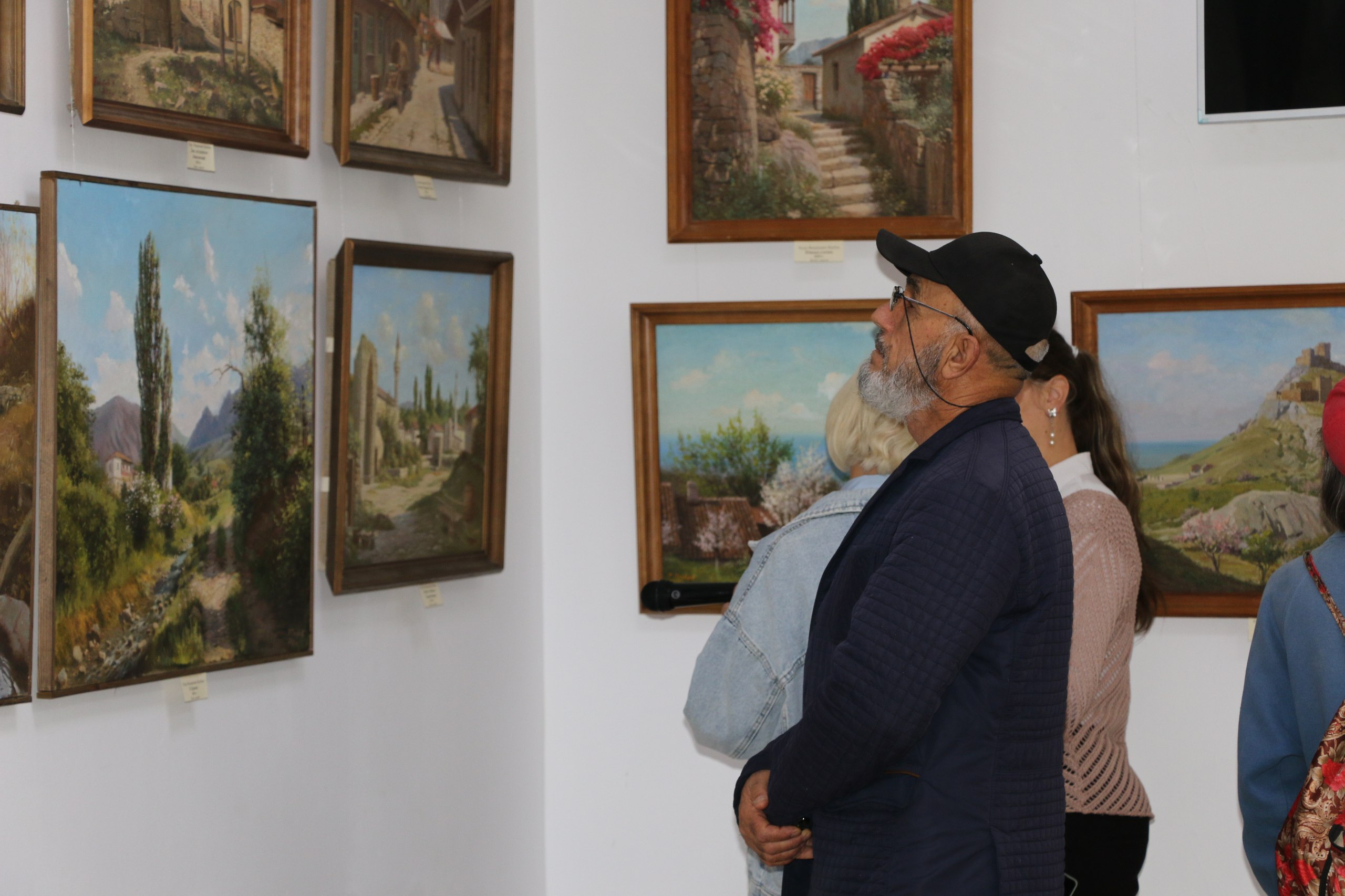 В Историческом музее (Бывший особняк Функа) при поддержке Министерства культуры Республики Крым состоялся вернисаж живописи члена Союза художников России, заслуженного художника Крыма Нури Якубова В Историческом музее (Бывший особняк Функа) при поддержке Министерства культуры Республики Крым состоялся вернисаж живописи члена Союза художников России, заслуженного художника Крыма Нури Якубова