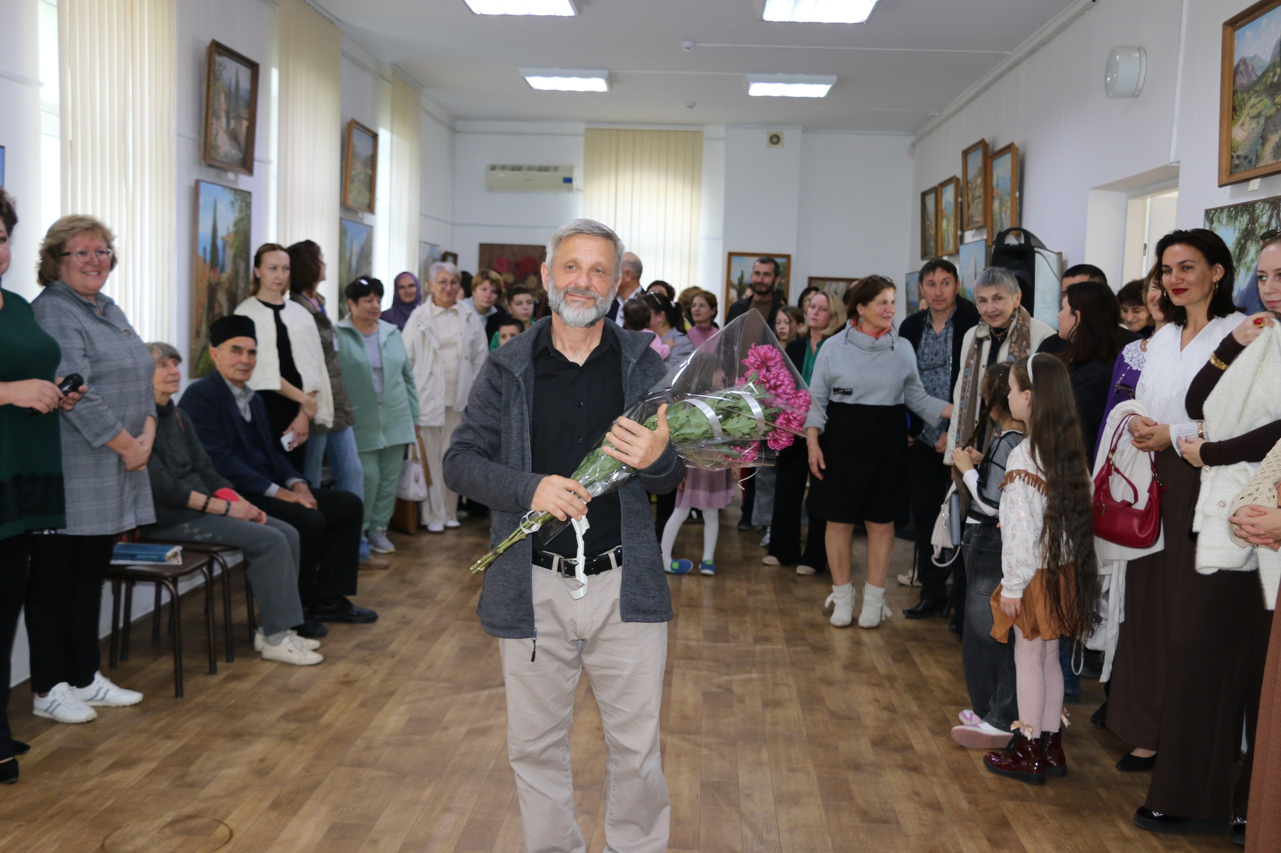 В Историческом музее (Бывший особняк Функа) при поддержке Министерства культуры Республики Крым состоялся вернисаж живописи члена Союза художников России, заслуженного художника Крыма Нури Якубова