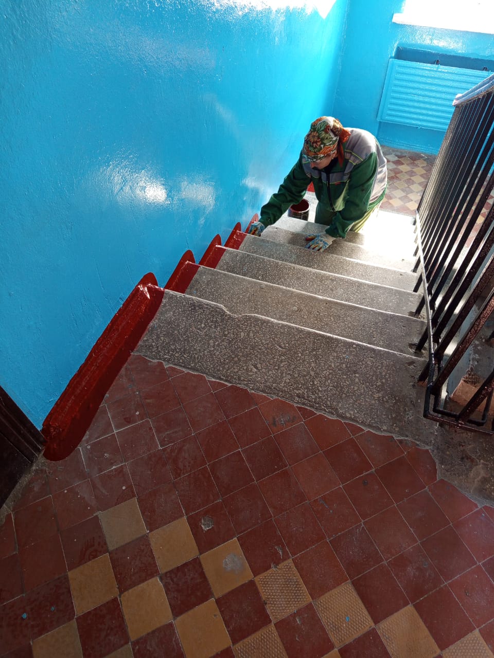 В многоквартирных домах Керчи по согласованию с жителями управляющие компании ведут различные виды ремонтных работ В многоквартирных домах Керчи по согласованию с жителями управляющие компании ведут различные виды ремонтных работ