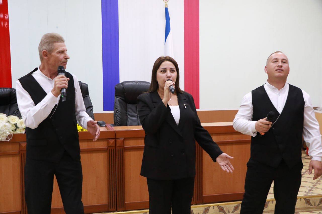 Ольга Урайкина: Сегодня в большом зале администрации состоялся концерт посвященный Дню народного единства, который будем отмечать 4 ноября Ольга Урайкина: Сегодня в большом зале администрации состоялся концерт посвященный Дню народного единства, который будем отмечать 4 ноября