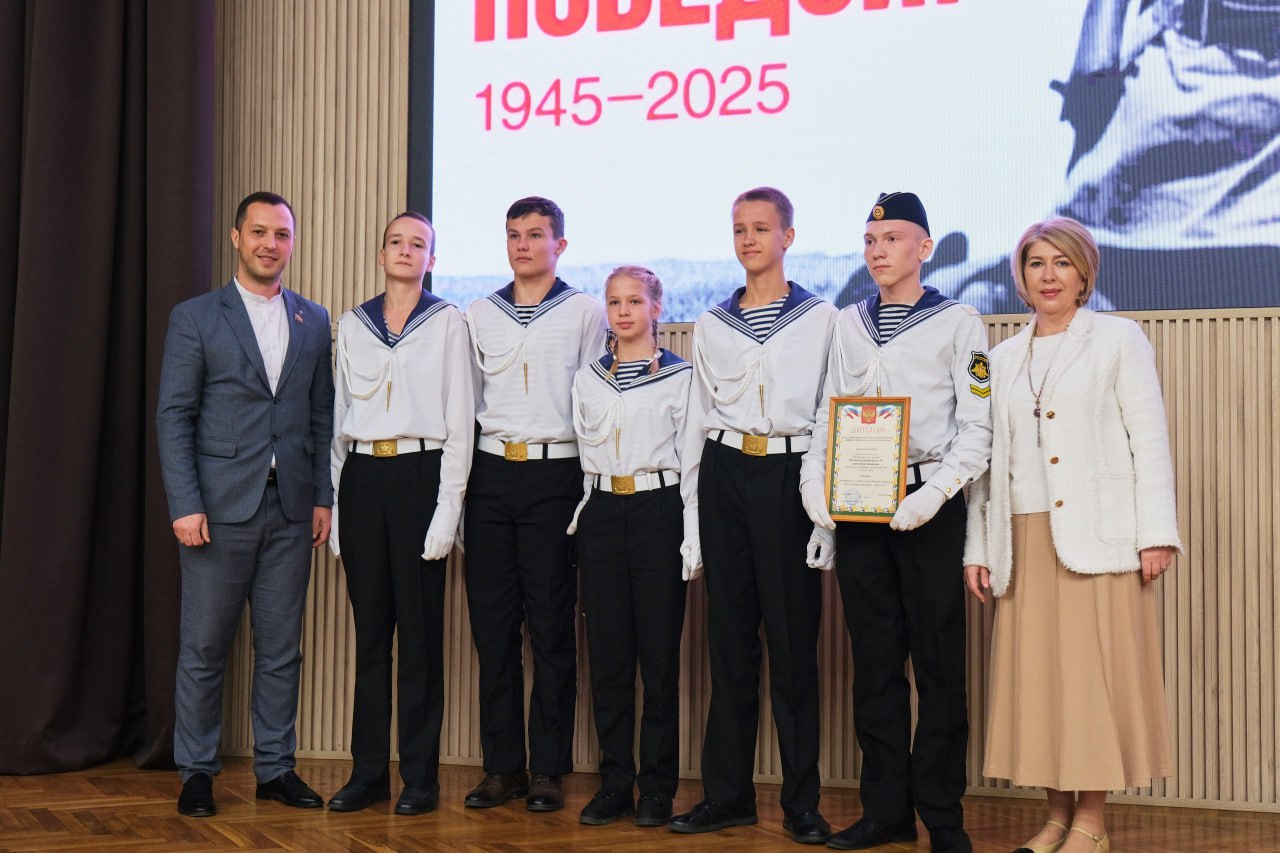 Янина Павленко: Почётный караул Ялтинской школы №7 – лучший по итогам осеннего этапа 5-ой «Вахты Памяти поколений – Пост №1»