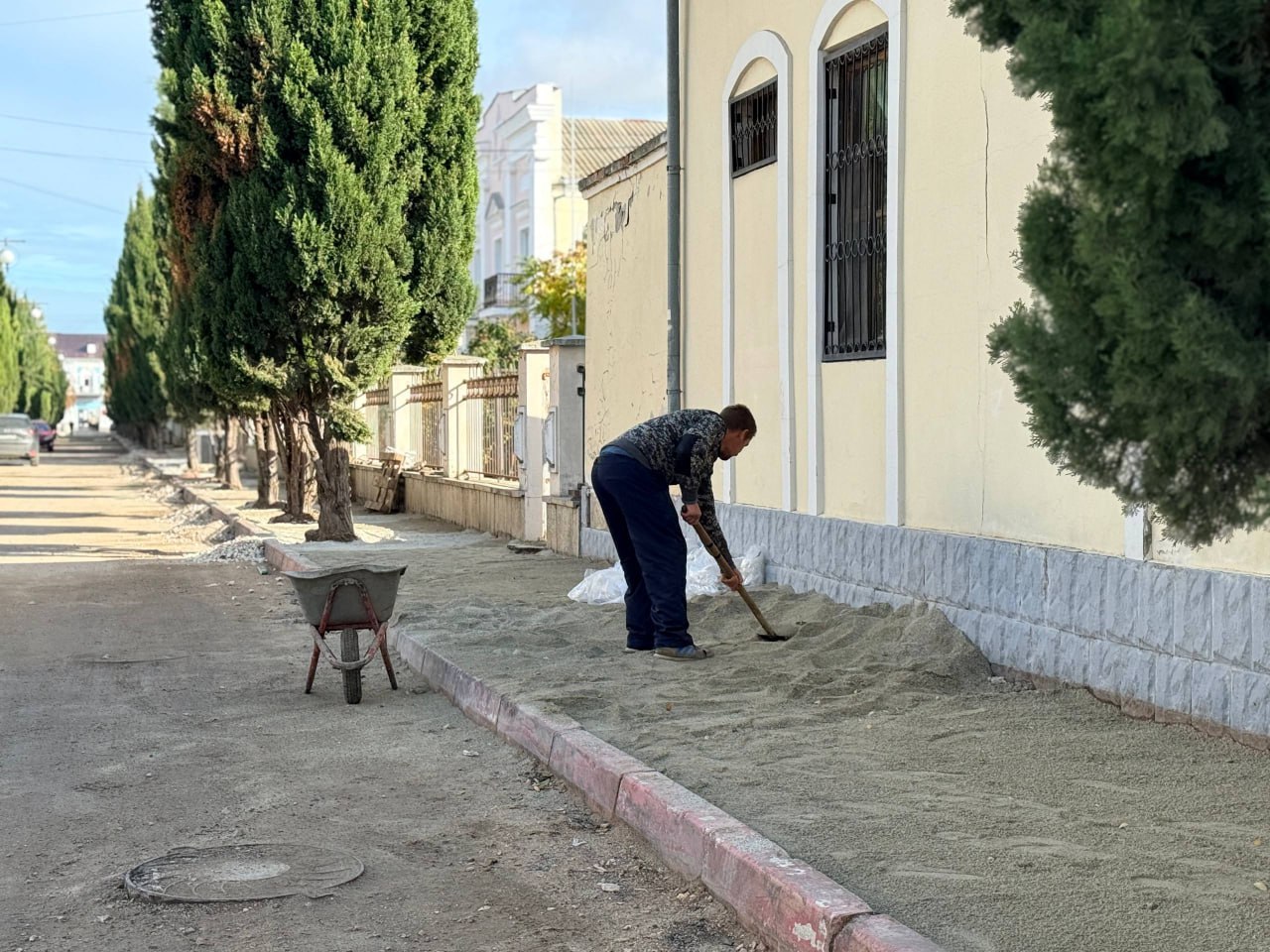 В центре Керчи продолжаются работы по обновлению пешеходных зон В центре Керчи продолжаются работы по обновлению пешеходных зон