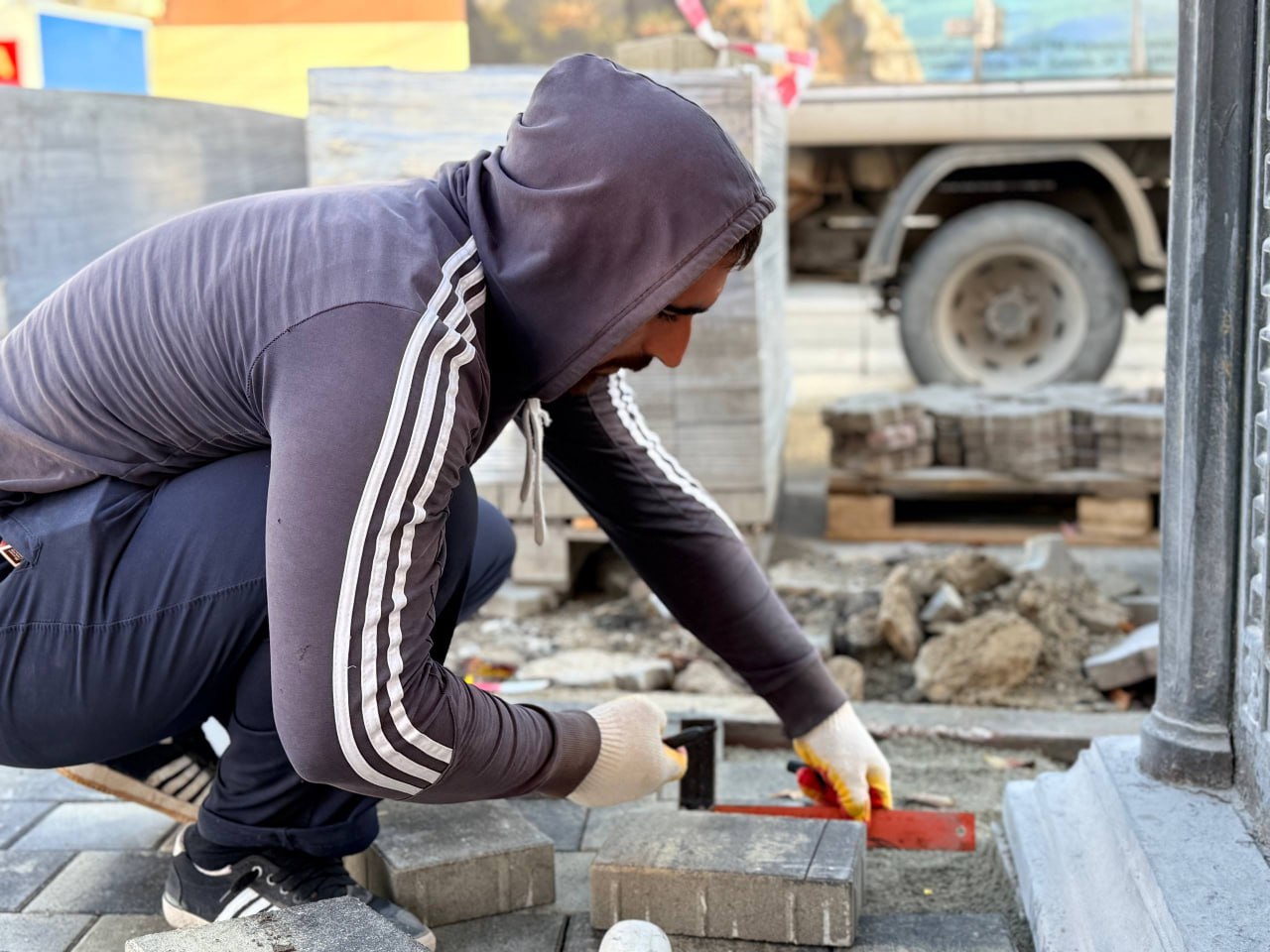 В центре Керчи продолжаются работы по обновлению пешеходных зон В центре Керчи продолжаются работы по обновлению пешеходных зон