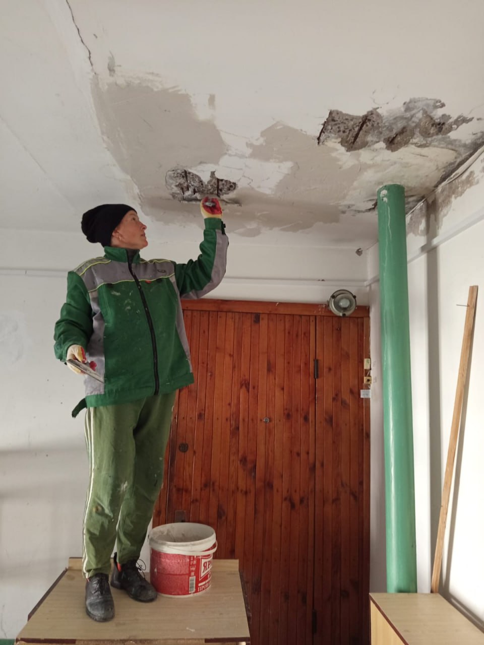 В многоквартирных домах Керчи по согласованию с жителями управляющие компании ведут различные виды ремонтных работ В многоквартирных домах Керчи по согласованию с жителями управляющие компании ведут различные виды ремонтных работ