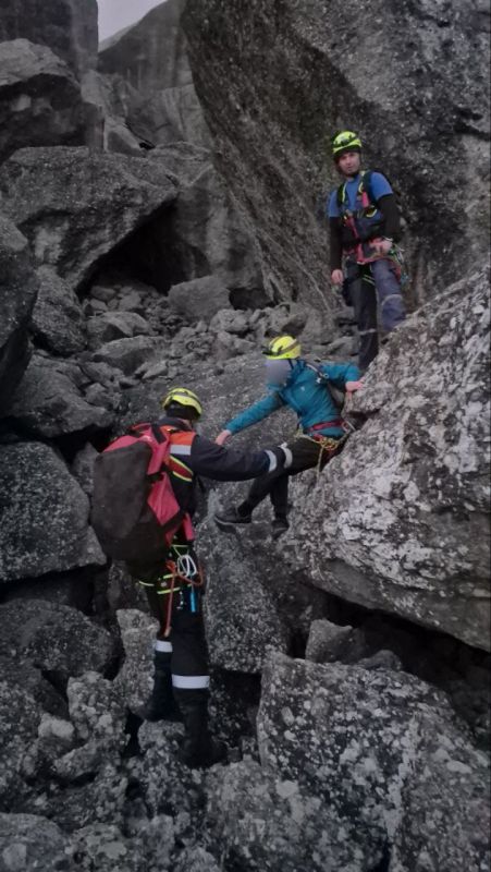 Оказание помощи туристам в районе Долины Привидений Оказание помощи туристам в районе Долины Привидений