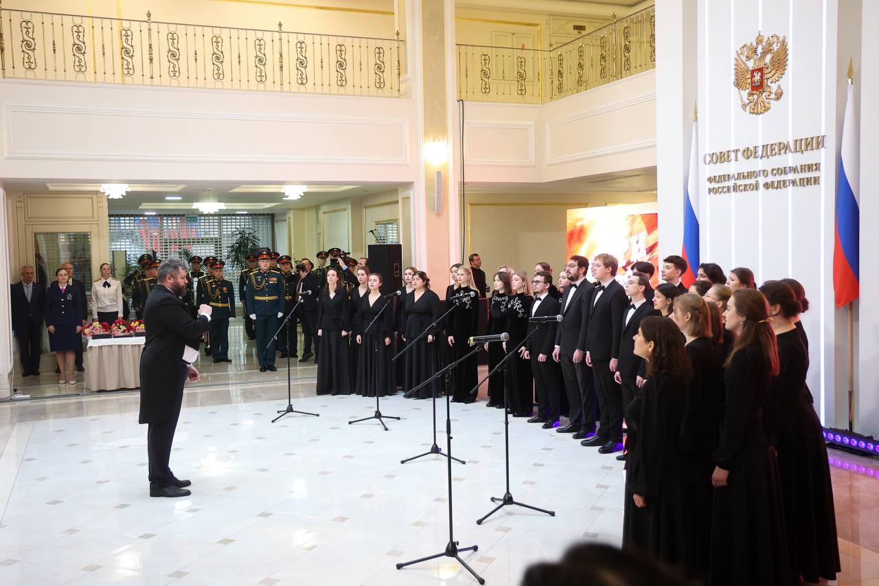 Юрий Нимченко: Сегодня в рамках Всероссийского гражданско-патриотического проекта "Дети-герои" в Совете Федерации состоялась торжественная церемония награждения и чествования детей и подростков, совершивших героические... Юрий Нимченко: Сегодня в рамках Всероссийского гражданско-патриотического проекта "Дети-герои" в Совете Федерации состоялась торжественная церемония награждения и чествования детей и подростков, совершивших героические...