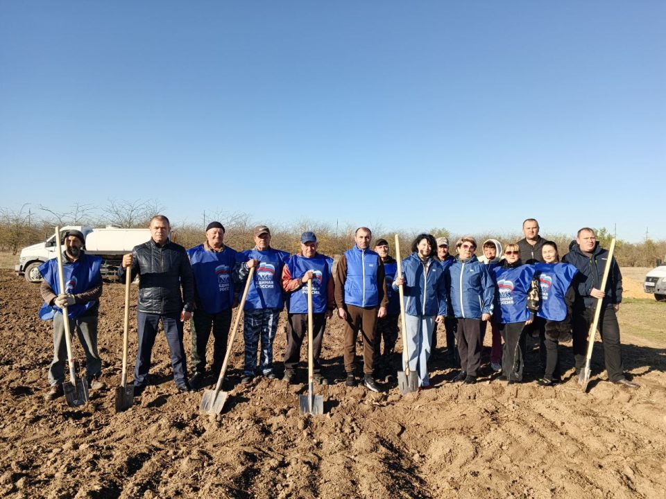 Денис Олейник: Сегодня совместно с депутатом Государственного Совета Республики Крым Жанной Хуторенко, председателем Раздольненского районного совета Татьяной Вышинской, главой Раздольненского сельского поселения Артуром...