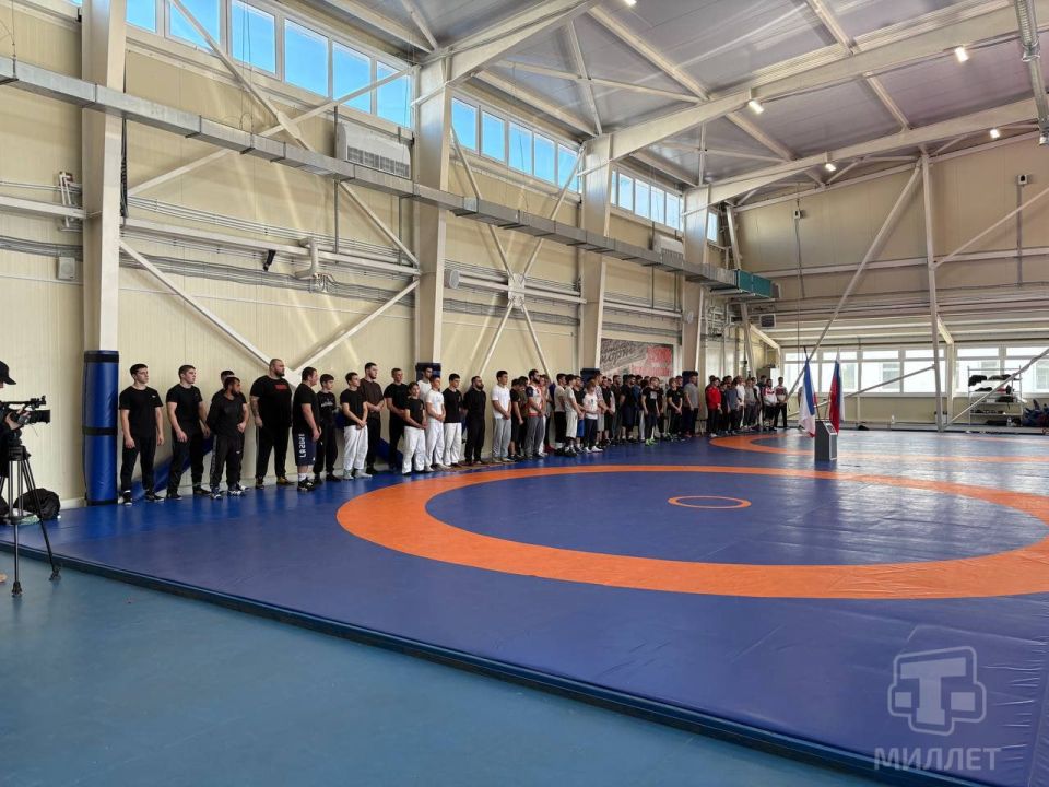В Симферопольском районе прошли республиканские соревнования по борьбе на поясах «Единство народов Крыма», приуроченные ко Дню народного единства В Симферопольском районе прошли республиканские соревнования по борьбе на поясах «Единство народов Крыма», приуроченные ко Дню народного единства