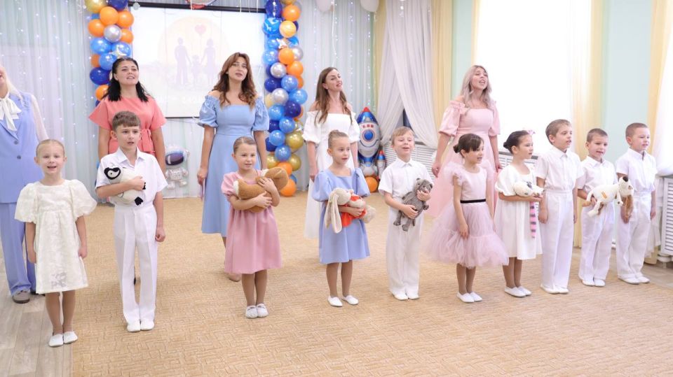 Анастасия Гридчина: С большим удовольствием приняла участие в празднование 60-летия со дня основания МБДОУ №65 «Космонавт», который находится в пгт Аэрофлотский Анастасия Гридчина: С большим удовольствием приняла участие в празднование 60-летия со дня основания МБДОУ №65 «Космонавт», который находится в пгт Аэрофлотский