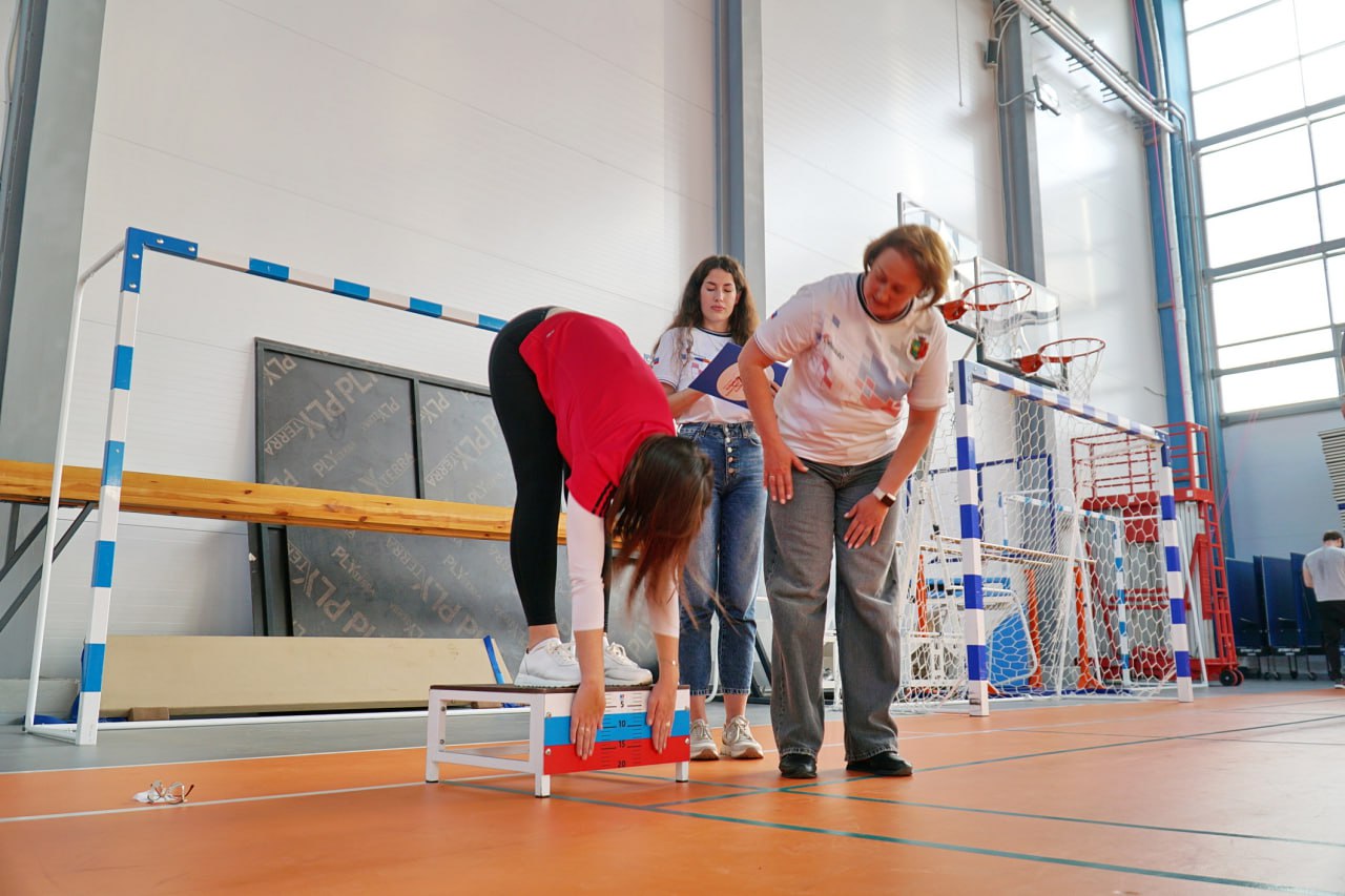 В Евпатории муниципальные служащие приняли участие в сдаче нормативов ГТО В Евпатории муниципальные служащие приняли участие в сдаче нормативов ГТО