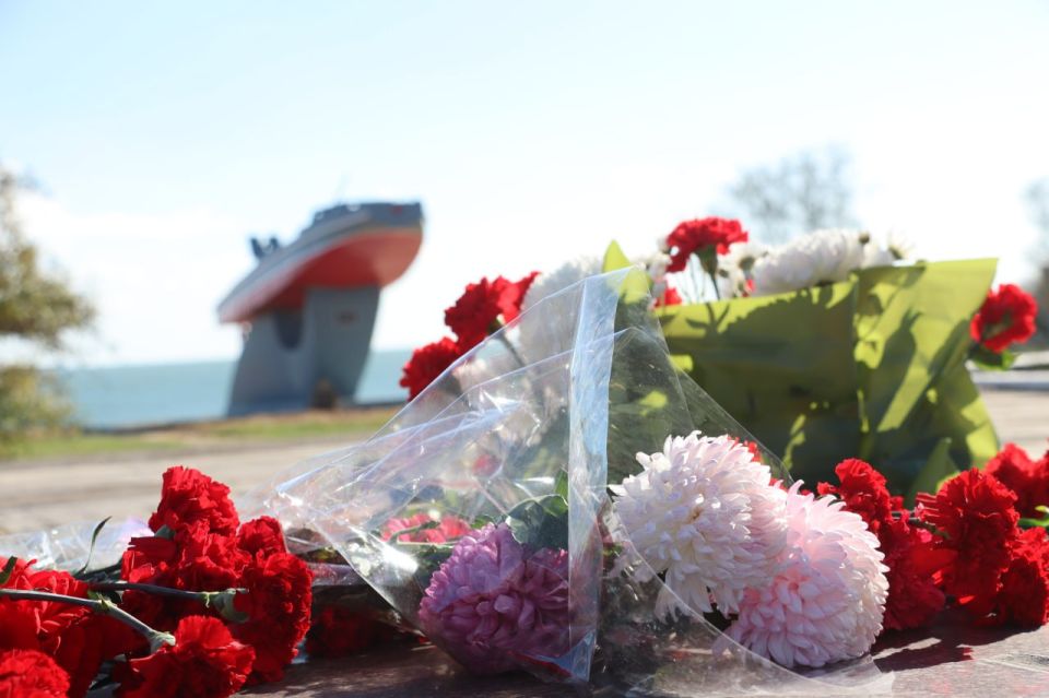 В Керчи почтили память героев Огненной земли В Керчи почтили память героев Огненной земли