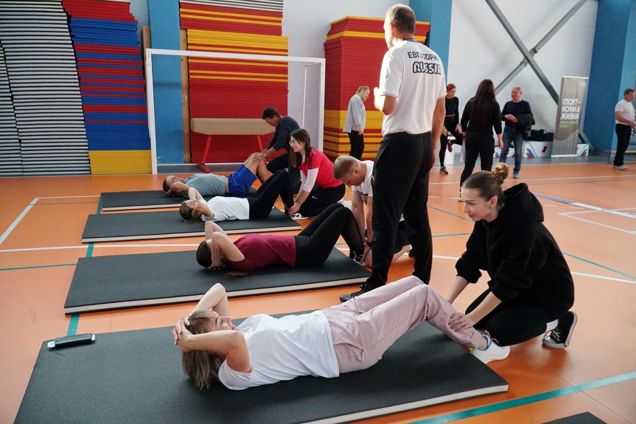 В Евпатории муниципальные служащие приняли участие в сдаче нормативов ГТО В Евпатории муниципальные служащие приняли участие в сдаче нормативов ГТО