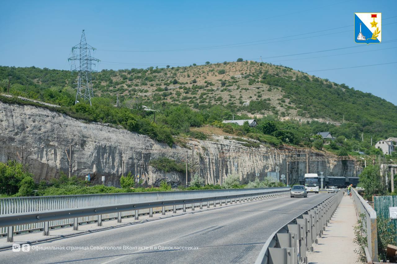 Реверсивное движение. На мосту через реку Черную с 2 по 8 ноября вводится реверсивное движение Это необходимо для устранения замечаний, выявленных при производстве работ