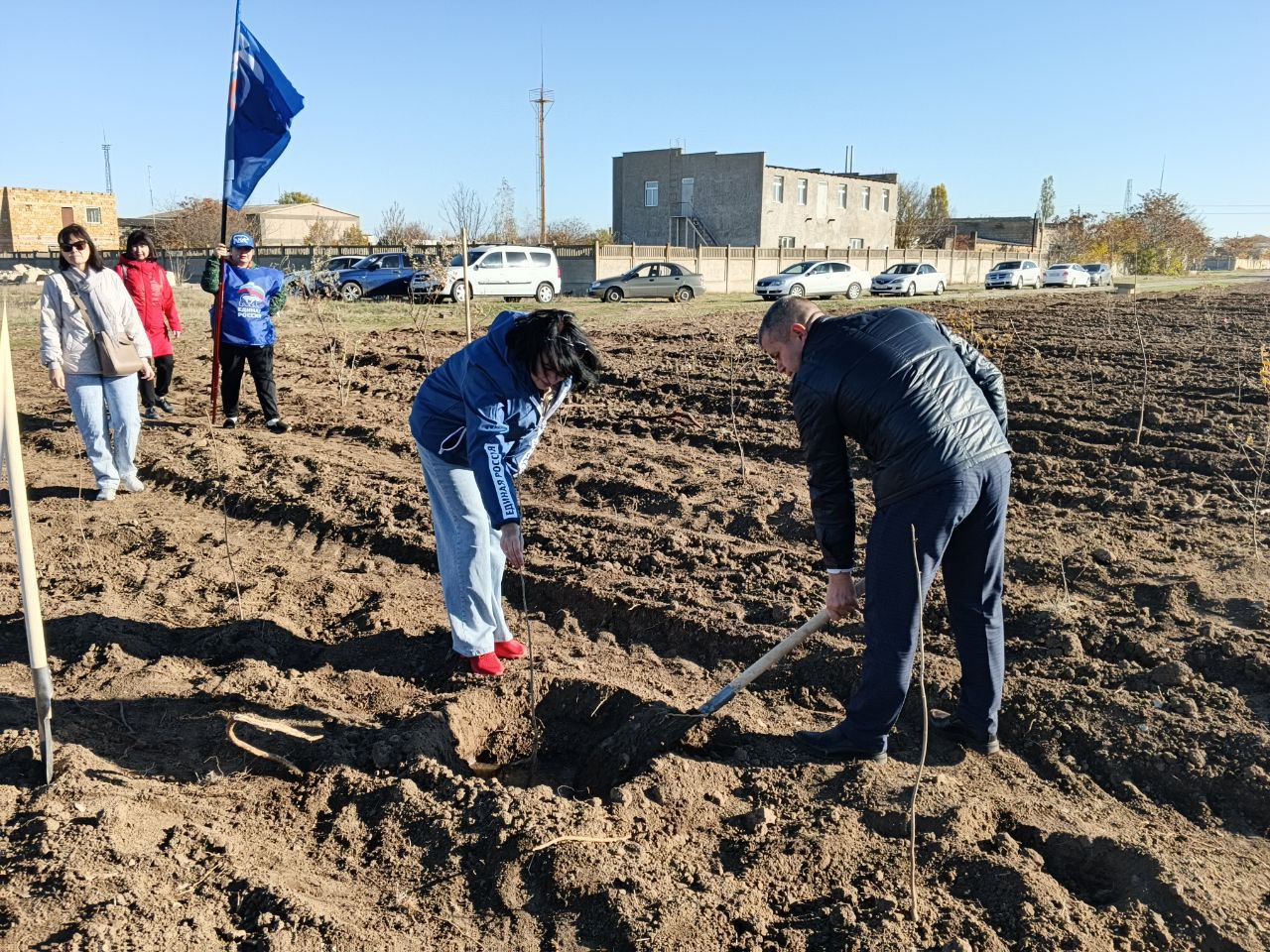Денис Олейник: Сегодня совместно с депутатом Государственного Совета Республики Крым Жанной Хуторенко, председателем Раздольненского районного совета Татьяной Вышинской, главой Раздольненского сельского поселения Артуром... Денис Олейник: Сегодня совместно с депутатом Государственного Совета Республики Крым Жанной Хуторенко, председателем Раздольненского районного совета Татьяной Вышинской, главой Раздольненского сельского поселения Артуром...