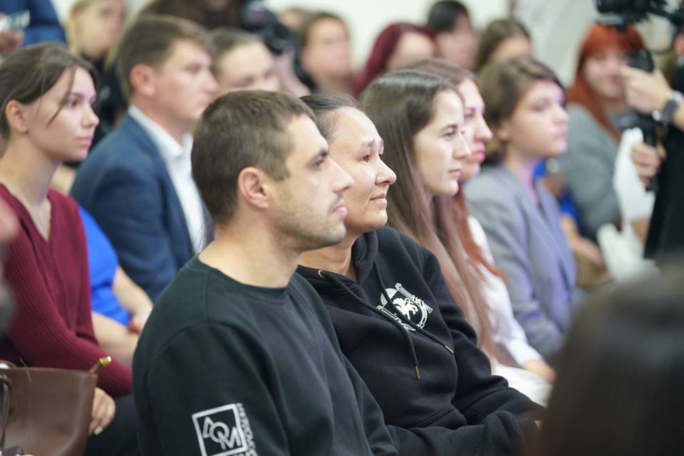 Альберт Куршутов: Молодежь - главный приоритет России Альберт Куршутов: Молодежь - главный приоритет России