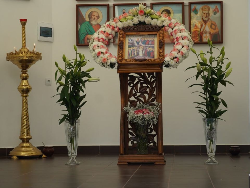 Сегодня у храма апостола Андрея Первозванного прошел чин освящения новой часовни Покрова Пресвятой Богородицы Сегодня у храма апостола Андрея Первозванного прошел чин освящения новой часовни Покрова Пресвятой Богородицы