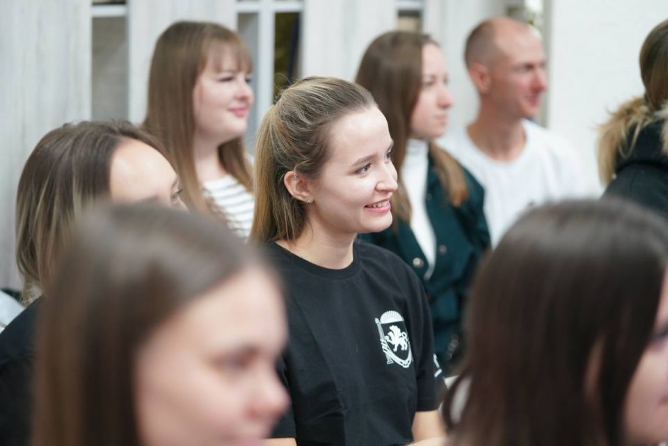 Альберт Куршутов: Молодежь - главный приоритет России Альберт Куршутов: Молодежь - главный приоритет России