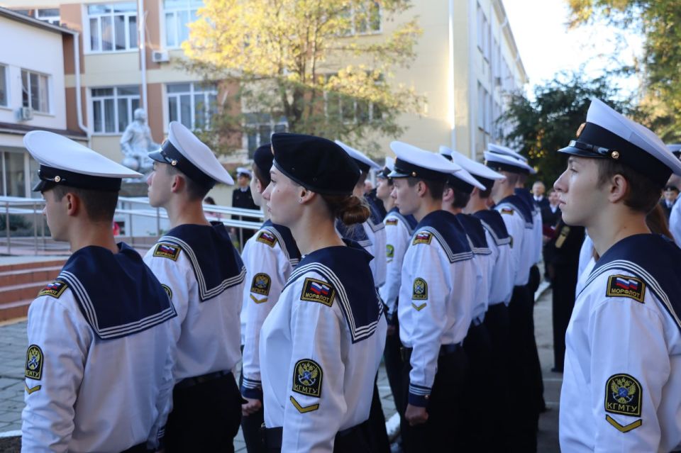 В Керченском государственном морском технологическом университете состоялась торжественная церемония посвящения в курсанты В Керченском государственном морском технологическом университете состоялась торжественная церемония посвящения в курсанты