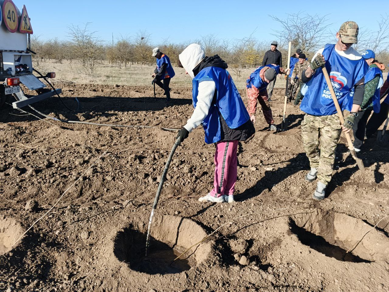 Денис Олейник: Сегодня совместно с депутатом Государственного Совета Республики Крым Жанной Хуторенко, председателем Раздольненского районного совета Татьяной Вышинской, главой Раздольненского сельского поселения Артуром... Денис Олейник: Сегодня совместно с депутатом Государственного Совета Республики Крым Жанной Хуторенко, председателем Раздольненского районного совета Татьяной Вышинской, главой Раздольненского сельского поселения Артуром...