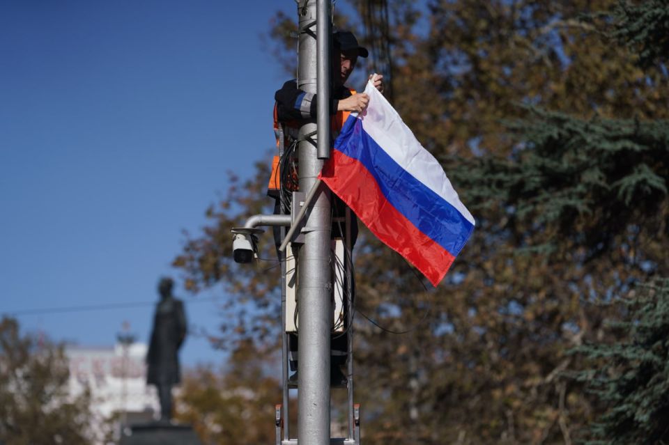 Михаил Развожаев: Украшаем Севастополь к Дню народного единства