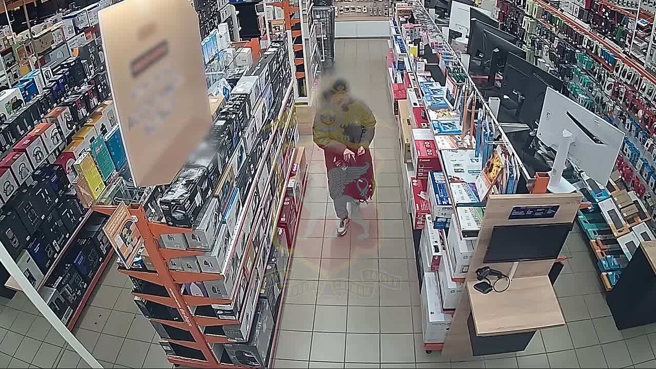 Симферополец ограбил магазины техники на 150 тысяч рублей