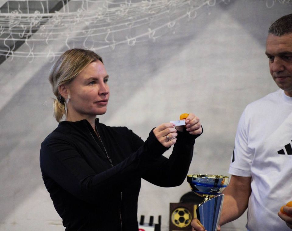 ����� ����������: 2 ������ ������� � ������� ����� ���������� ������ ����� �� ������������ 3�3 ����� ������� ������